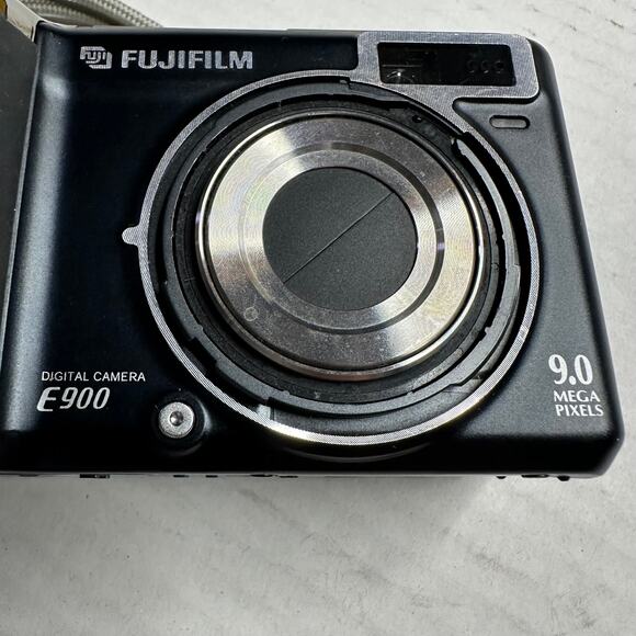 Fujifilm FinePix E900 Digital Camera 9MP 4x Zoom Works Tested Sm Cosmetic Flaw - Picture 5 of 11